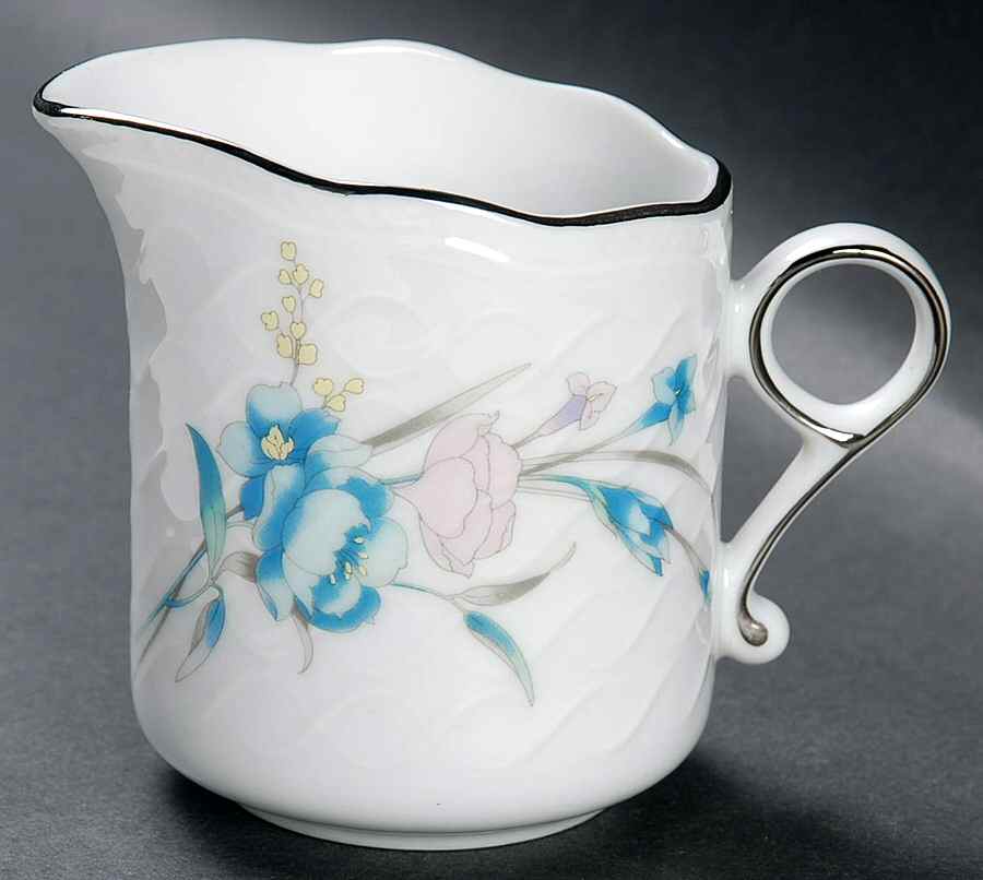 Bluesette Creamer by Arlen-1