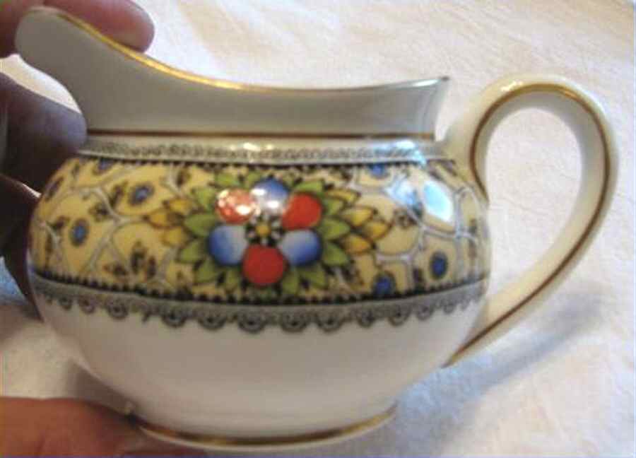 A6986 Creamer by John  Aynsley & Sons-1