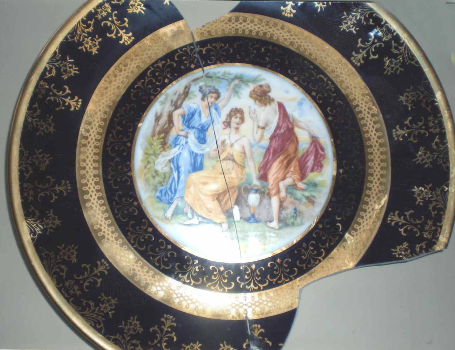 ALT651 Dinner Plate by Altrohlau-1