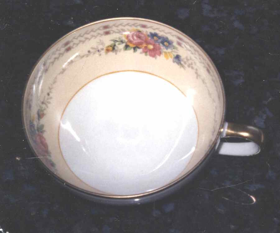 AHR916 Flat Cup by Charles Ahrenfeldt-1