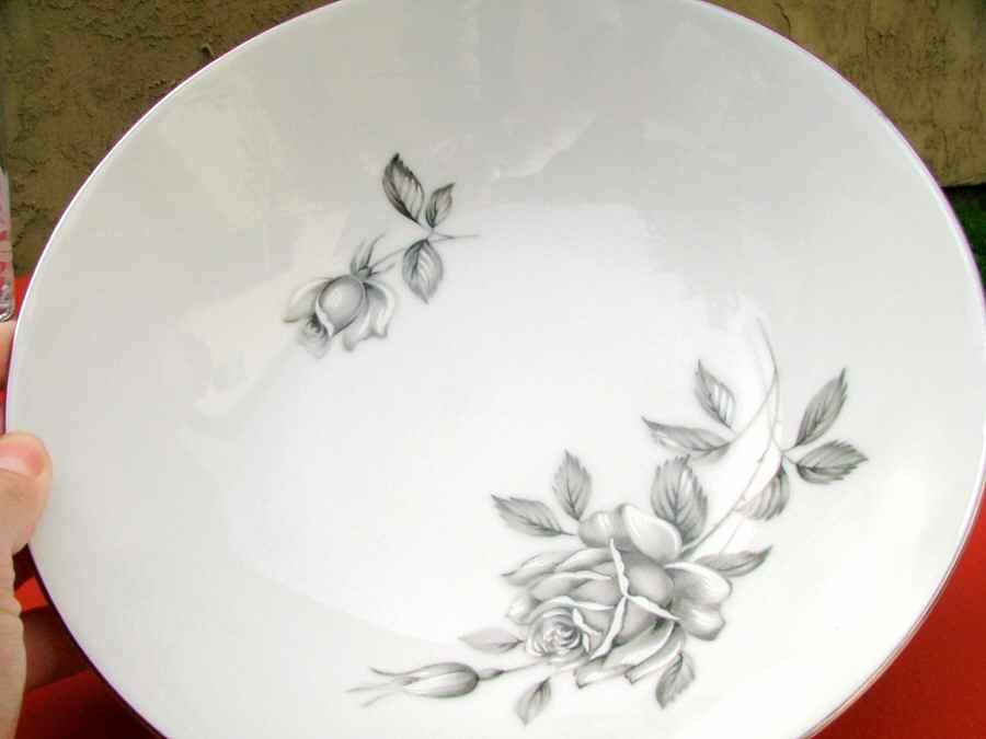 Roseland Dinner Plate by Arlen-1