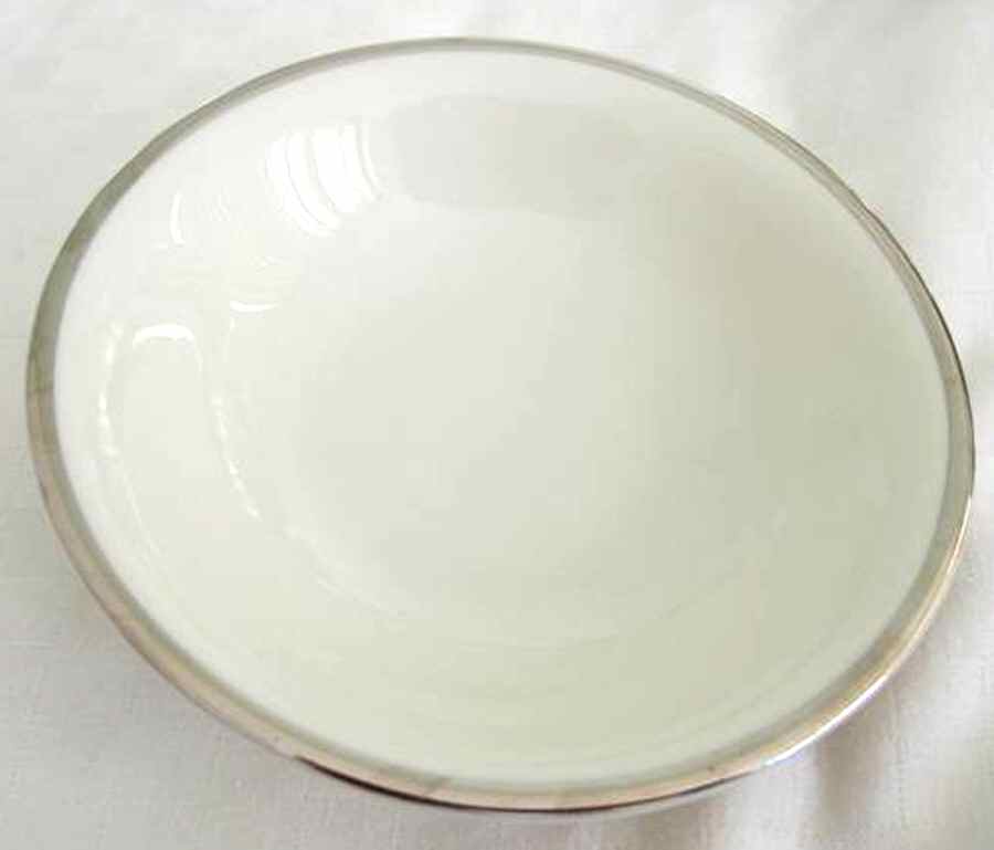 ALT656 Dinner Plate by Altrohlau-1