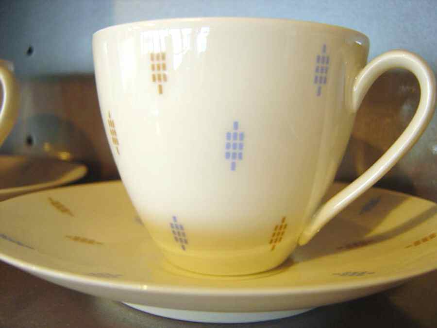 ARZ243 Flat Cup & Saucer Set by Arzberg-1