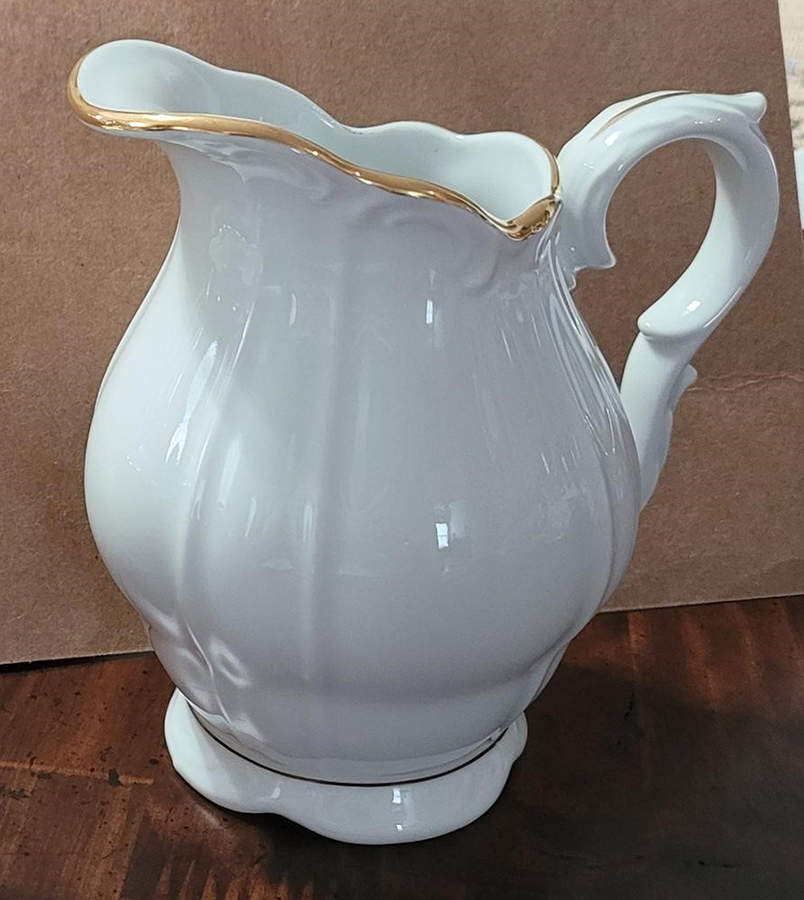 ALT660 Footed Creamer by Altrohlau-1