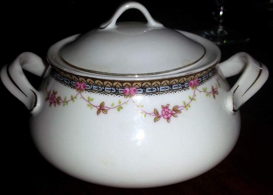 7647 Sugar Bowl & Lid by Adolf Persch-1