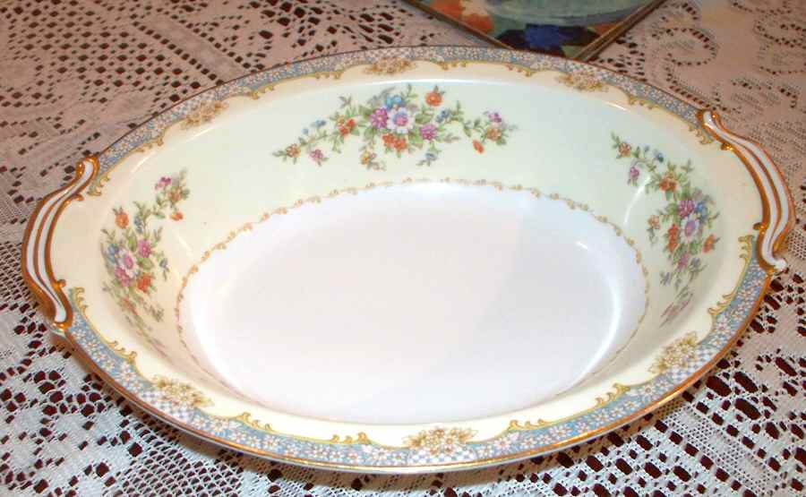 9737 12" Oval Vegetable Bowl by Altrohlau-1
