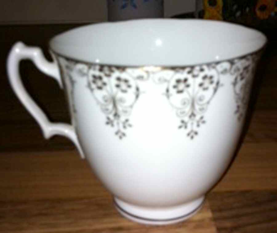16711Y Footed Cup by Adderley-1
