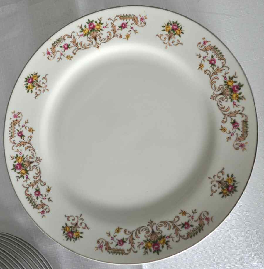 ART45 Dinner Plate by Arita-1