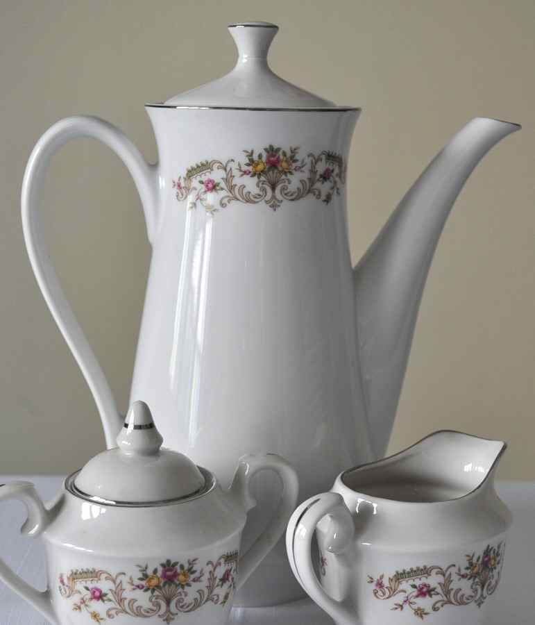 ART45 Coffee Pot & Lid by Arita-1