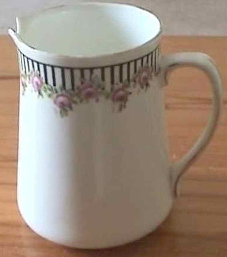 3932 Creamer by Atlas (England)-1