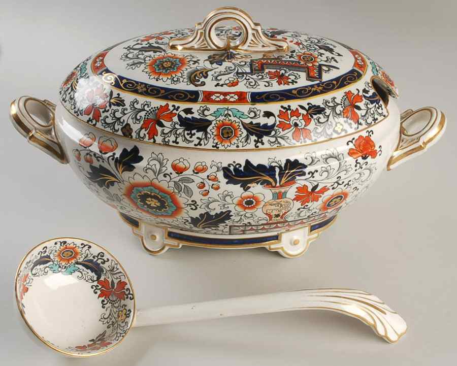 5847 Oval Tureen & Lid and Ladle by Ashworth Bros-1