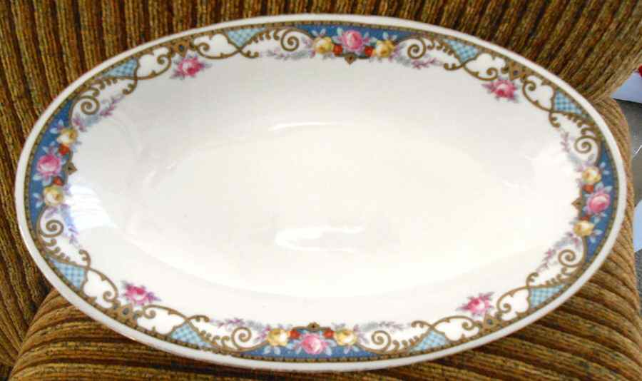 ALZ13 9" Oval Vegetable Bowl by A Laufer (Czech)-1