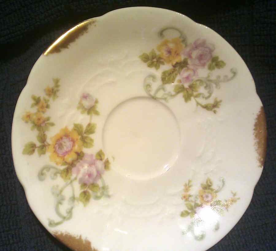 3769 Saucer by Charles Ahrenfeldt-1