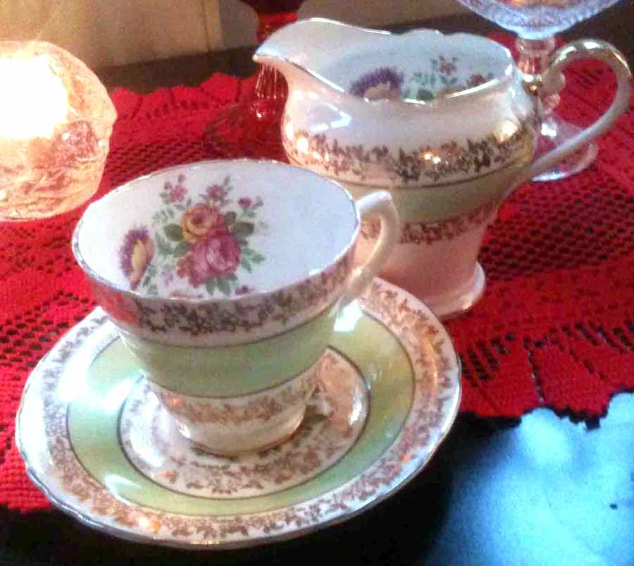 AYN263 Footed Cup & Saucer Set by John  Aynsley & Sons-1