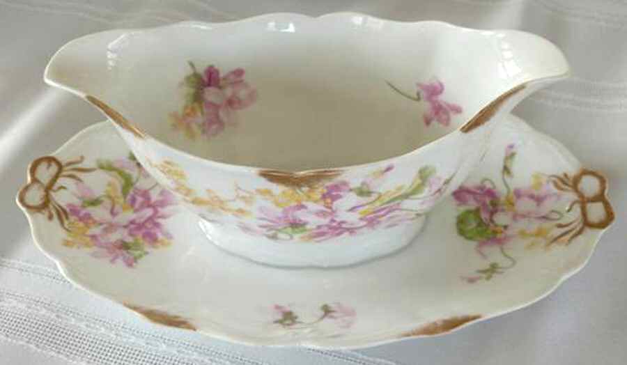 Louisiane Gravy Boat with Attached Underplate by Charles Ahrenfeldt-1
