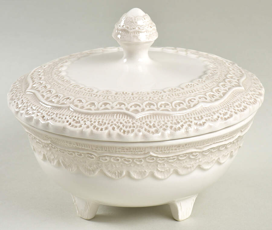 Finezza Cream 5" Round Dish & Lid by Arte Italica-1