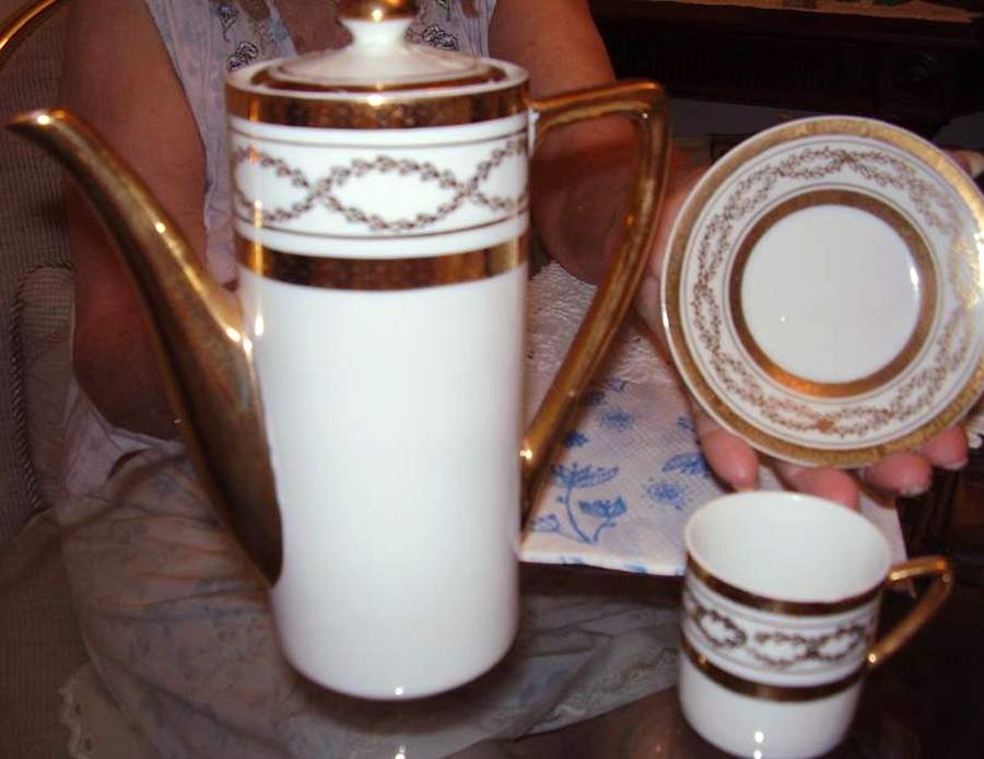 Elegante Coffee Pot & Lid by Arnart-1