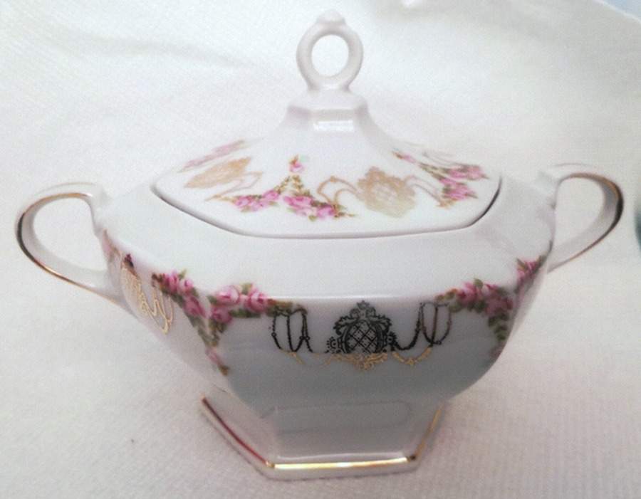 ALT714 Sugar Bowl & Lid by Altrohlau-1