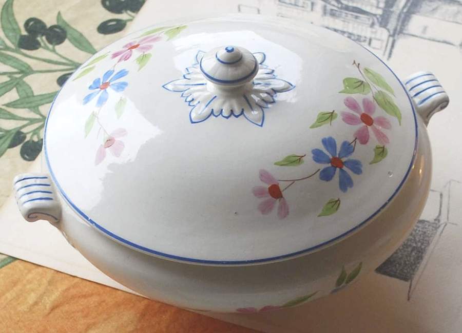2131 Round Covered Vegetable by Arklow-1