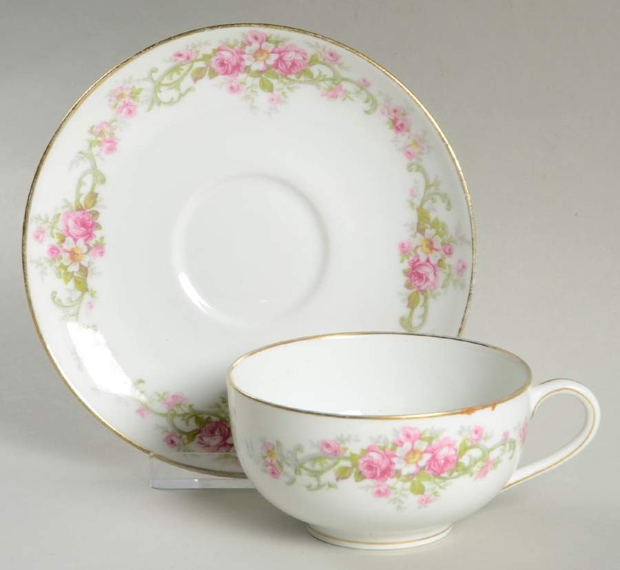 AHR1059 Footed Cup & Saucer Set by Charles Ahrenfeldt-1