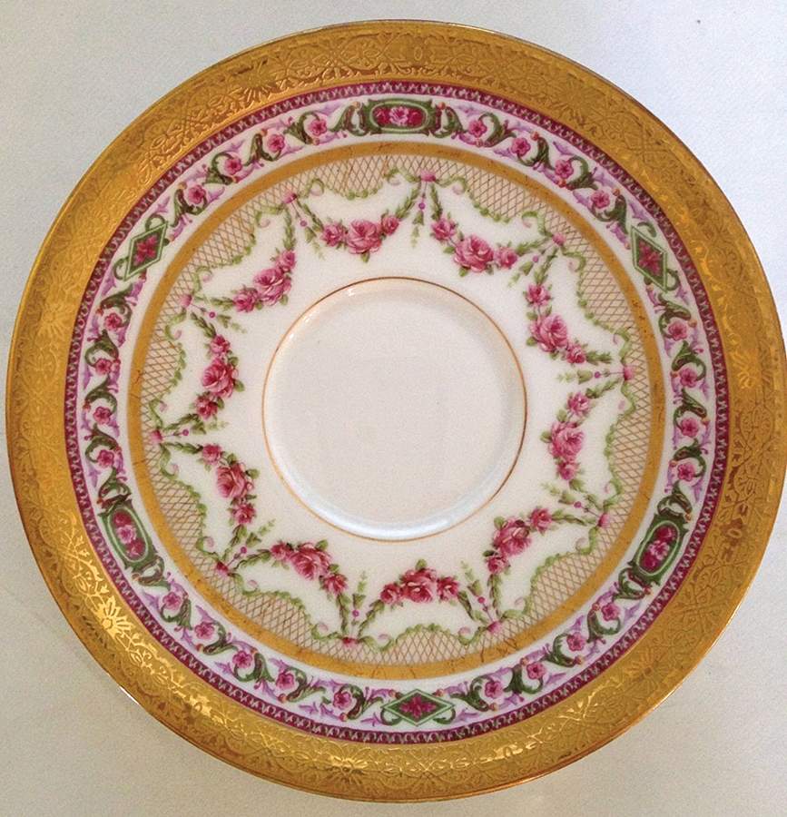 AHR1062 Saucer by Charles Ahrenfeldt-1