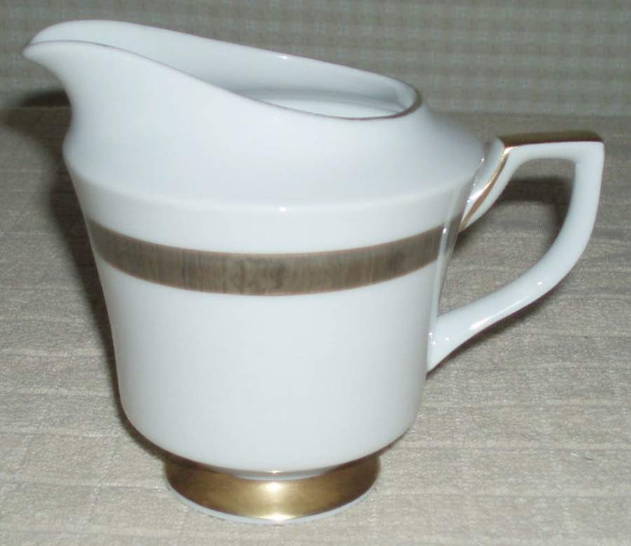 Andante Charcoal Creamer by Amcrest-1