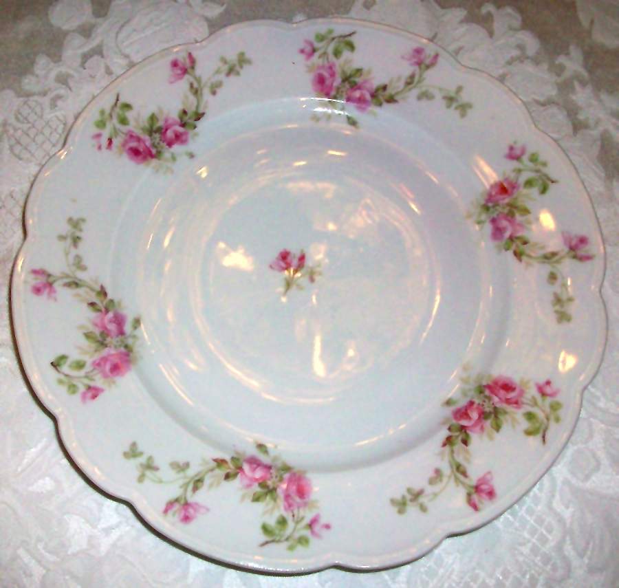 ALT738 Luncheon Plate by Altrohlau-1