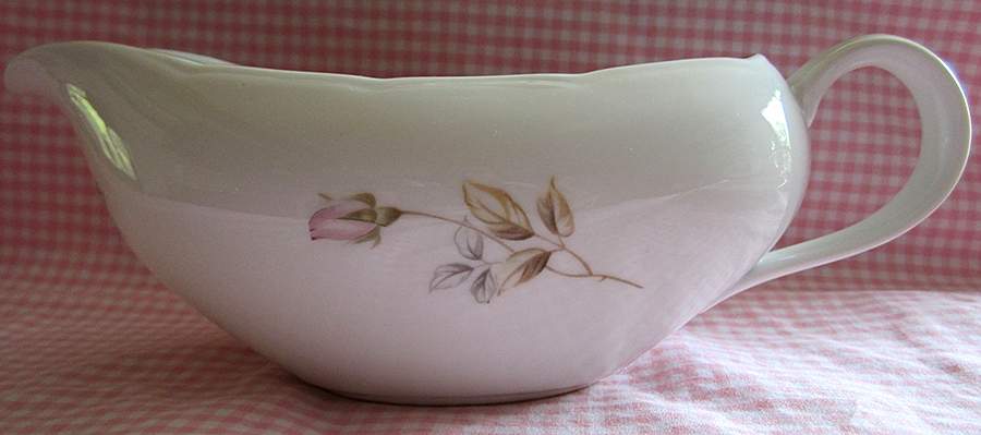 Seville Gravy Boat by Ark Crest-1