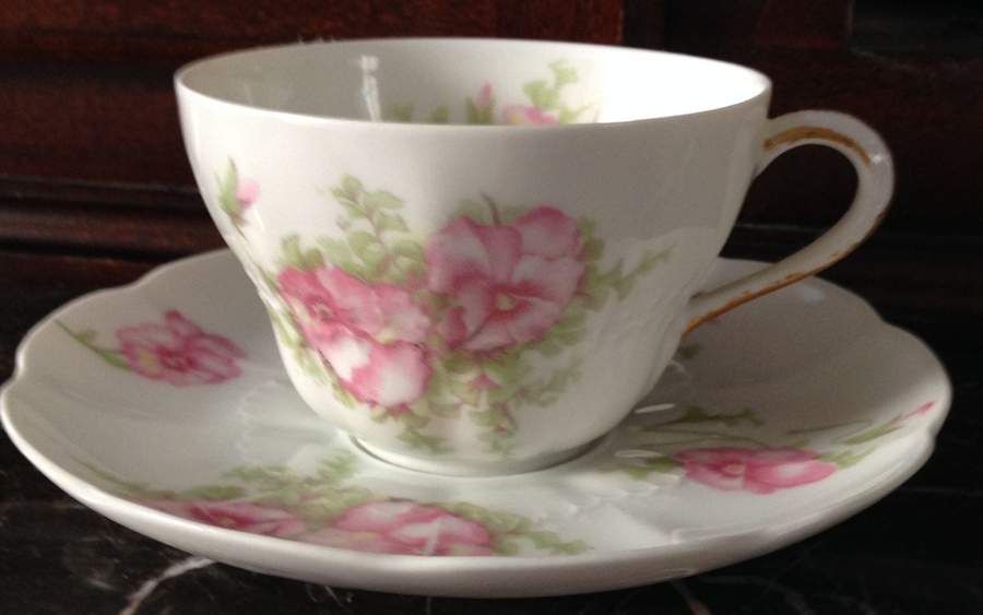 AHR1086 Flat Cup & Saucer Set by Charles Ahrenfeldt-1