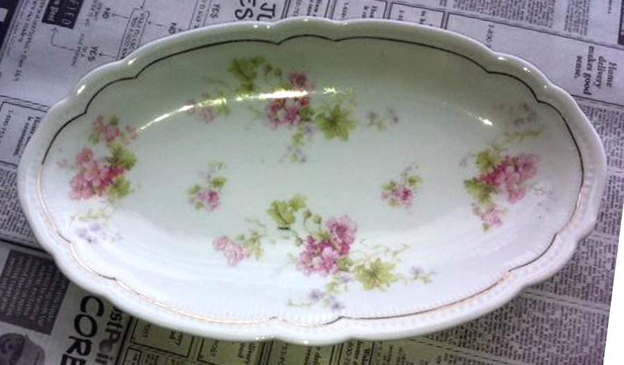 AUS472 14" Oval Serving Platter by Austria-1