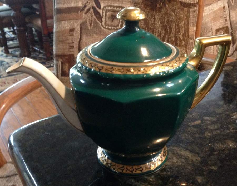 ALZ17 Teapot & Lid by A Laufer (Czech)-1
