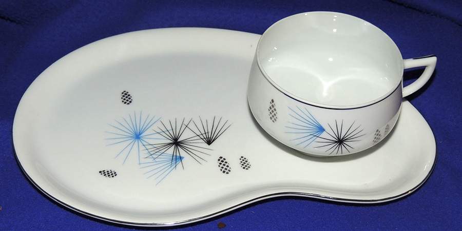 ART50 Snack Plate & Cup Set by Arita-1