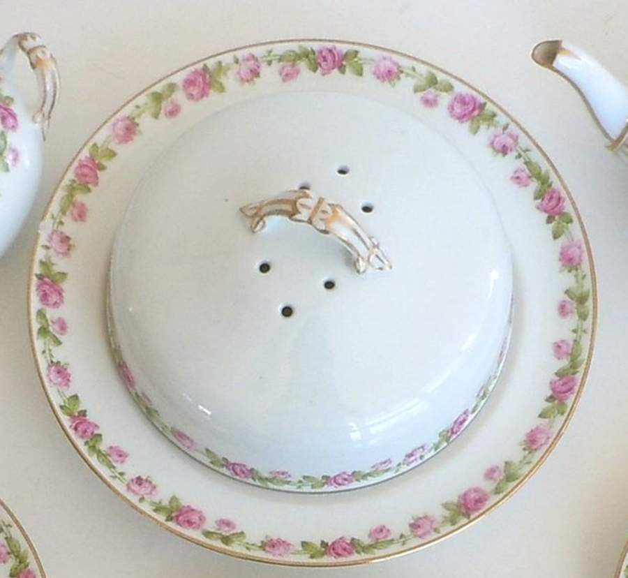 AHR1107 Round Covered Butter by Charles Ahrenfeldt-1