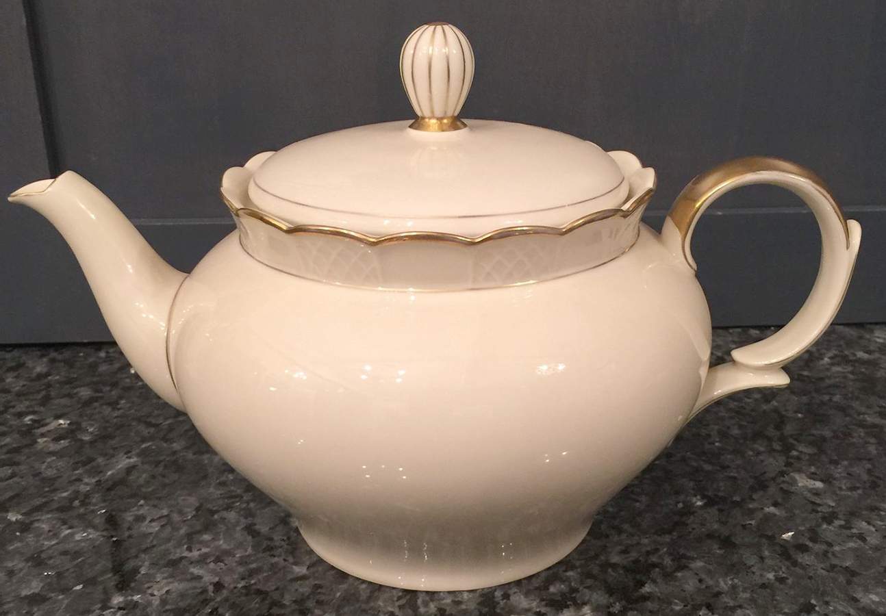 4438 Teapot & Lid by Arzberg-1