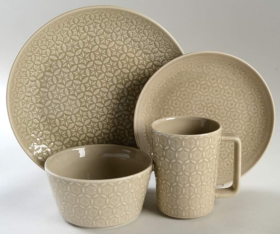 Sakuya Lace Cream 4 Piece Place Setting by 222 Fifth (PTS)-1