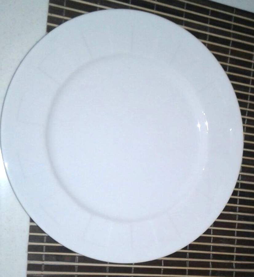 A2F2 Dinner Plate by Andrea Fontebasso-1