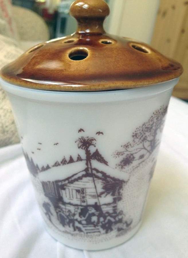 AWY2 Potpourri Jar & Lid by Amway-1
