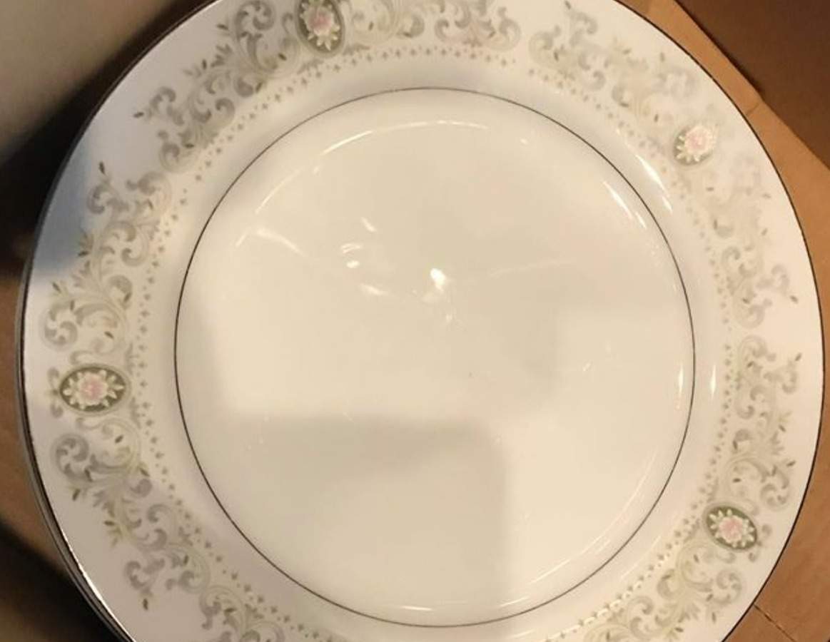 Dover Dinner Plate by Acsons-1