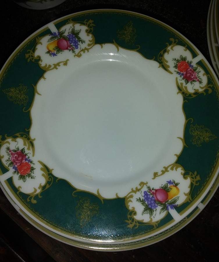 Royalty Dinner Plate by Allied Design-1