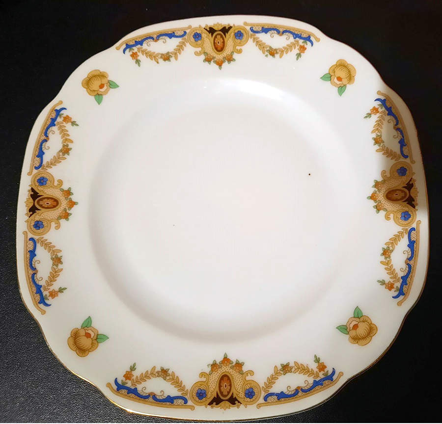 ALT912 Dinner Plate by Altrohlau-1