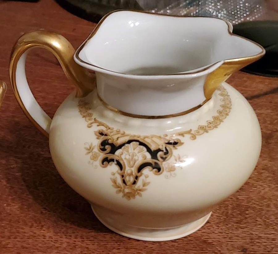 AHR1190 Creamer by Charles Ahrenfeldt-1