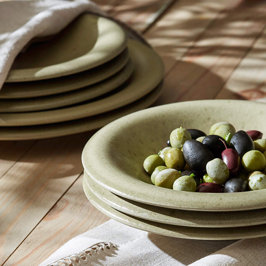 Aro Greem Matte Dinner Plate by Stone Lain-1