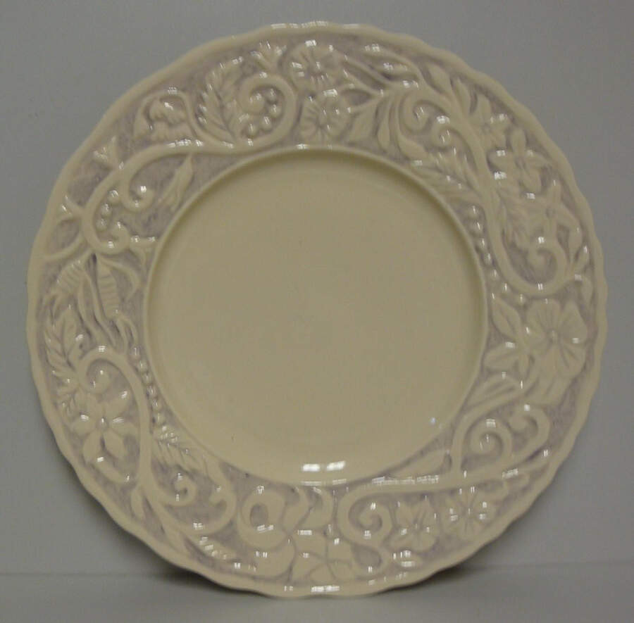 Flower Garden Lavender Dinner Plate by Carmel Ceramica-1