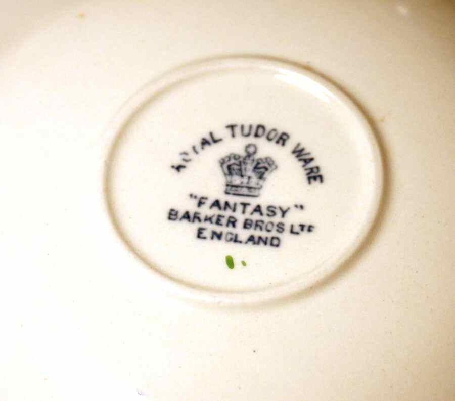 Fantasy Saucer by Barker Bros Ltd-1