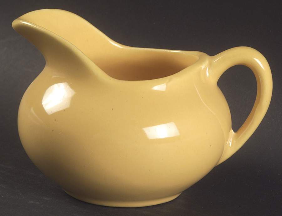 La Linda Yellow (Glossy) Creamer by Bauer-1