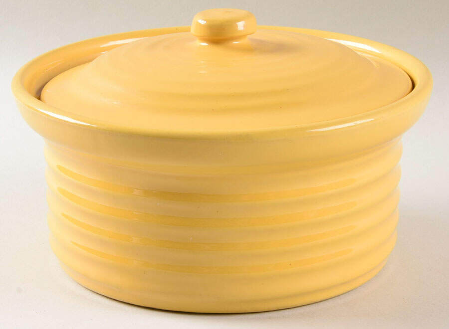 Ring Yellow (Older, Circa 1940) 2 Qt Round Covered Casserole by Bauer-1