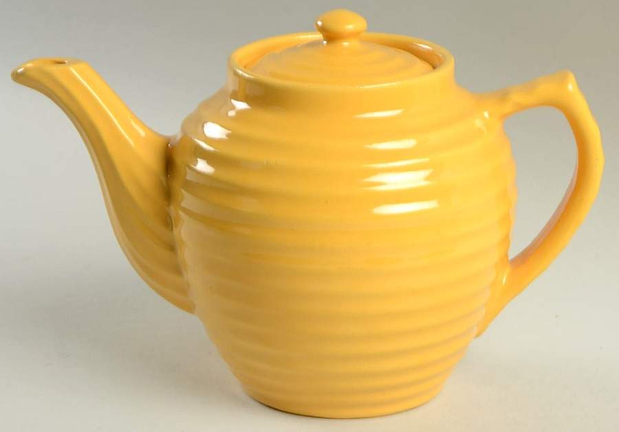 Ring Yellow (Older, Circa 1940) Teapot & Lid by Bauer-1