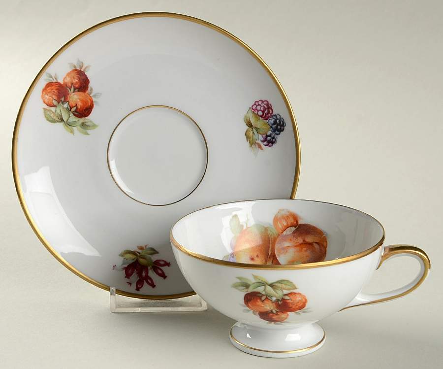 BAR1 Footed Cup & Saucer Set by Baronet-1