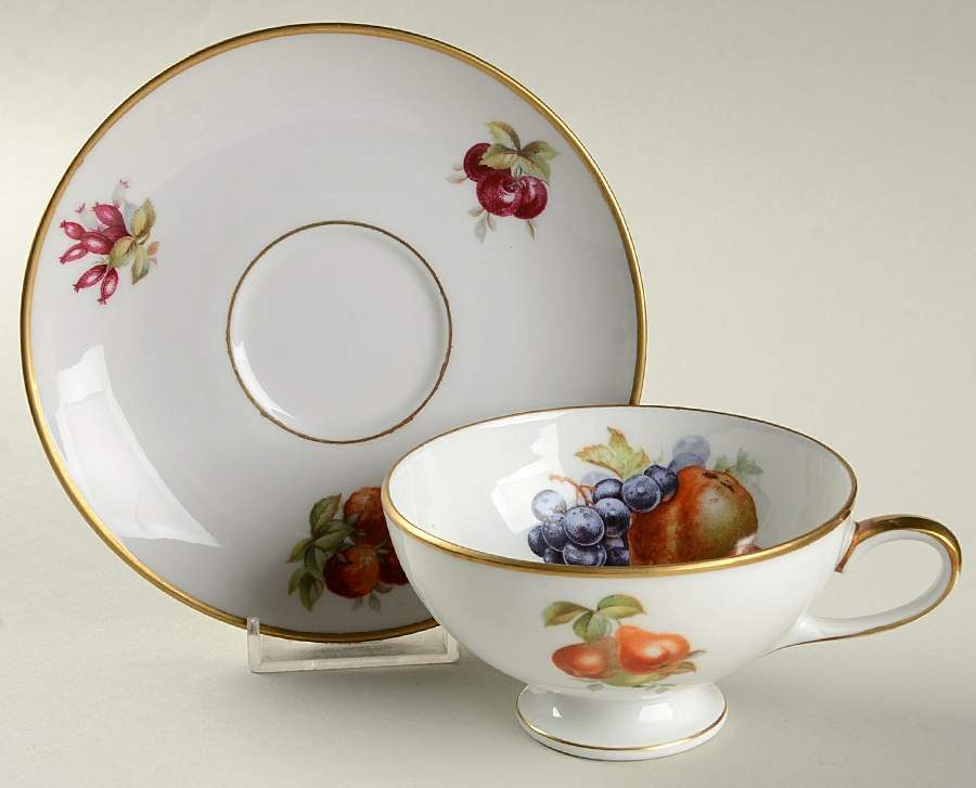 BAR1 Footed Cup & Saucer Set by Baronet-1