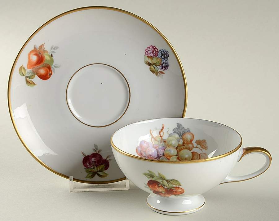 BAR1 Footed Cup & Saucer Set by Baronet-1